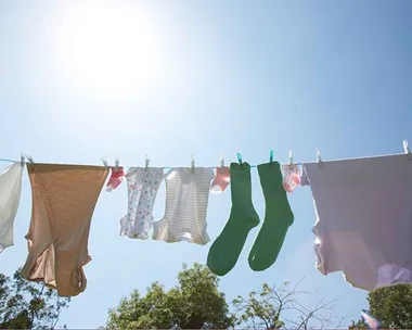 How long can I leave wet washing on the clothesline?