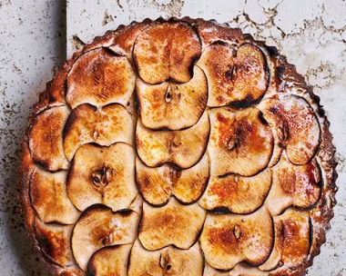 Scorched apple tart