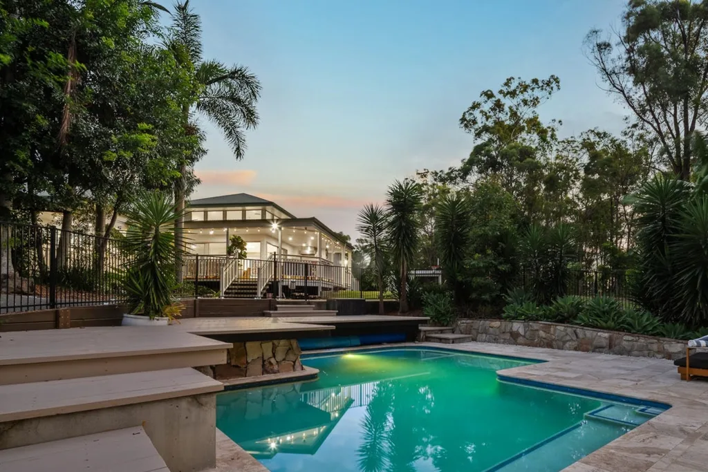 Corey Parker Daisy Hill home pool