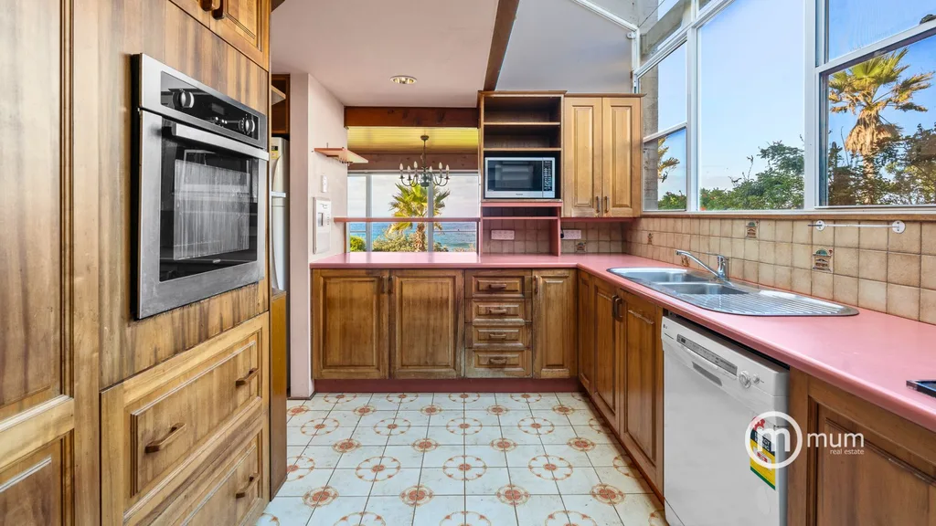 Matty J and Laura Byrne's South Coast rental.